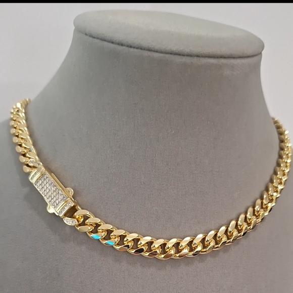 uniquebrilliant Jewelry - Cuban link diamond lock 12mm Thick necklace
